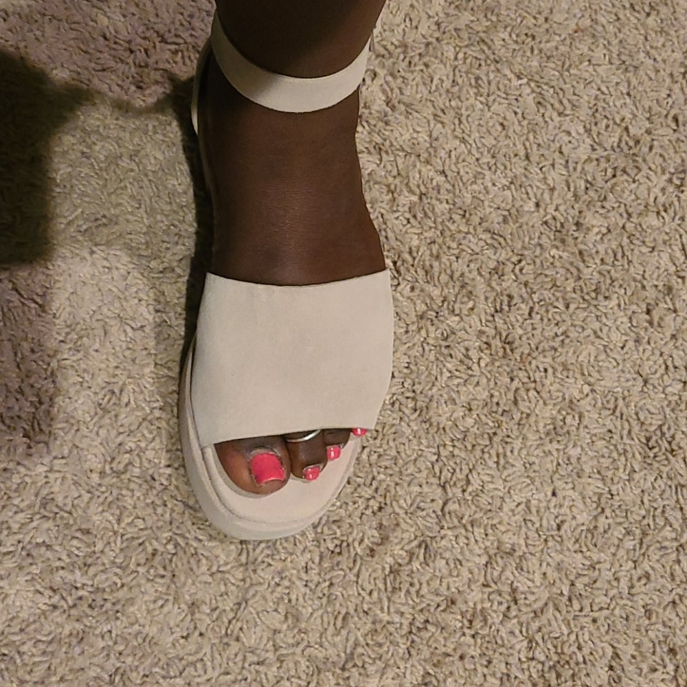 Shoes - Picture 2 of 4